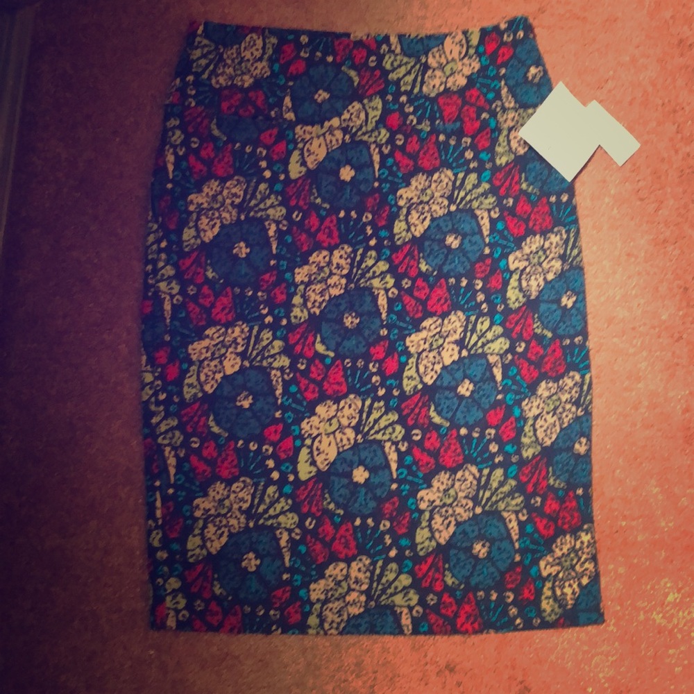 LulaRoe Pencil Skirt - retro pattern - Large